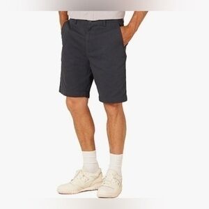 NWT - Amazon Essentials Men's Classic-Fit 9" Shorts